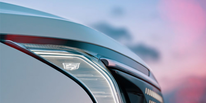 [사진 3] 에스컬레이드IQ 헤드램프 디테일