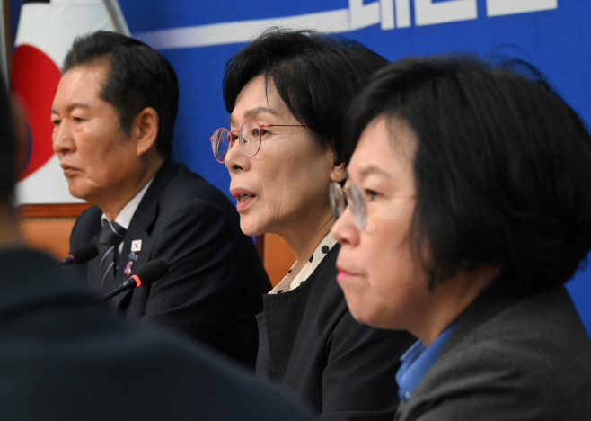 [포토] 최민희 위원장, 허위조작정보 근절안 발표