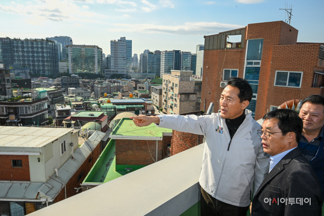 [포토] 가리봉 2구역 재개발 사업 현장 둘러보는 오세훈 시장