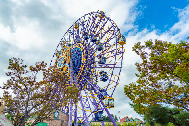경주월드_최근 인기를 끌고 있는 신규 어트랙션 '타임라이더'