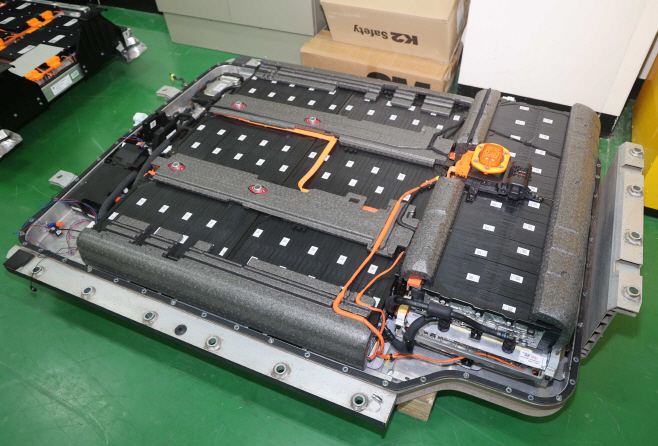 (25.10.28)전기차 배터리 실험실-현대 코나 배터리 구형01
