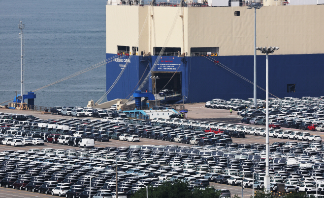 관세 폭탄에 대미 자동차 수출 6개월 연속 하락<YONHAP NO-2215>