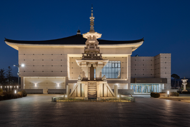 [한국관광공사] APEC 정상회의 개최장소 중 하나인 국립경주박물관