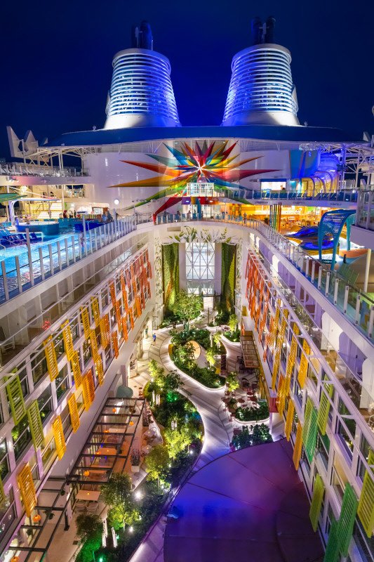 [출처-로얄캐리비안 크루즈]크루즈 전경 (2)