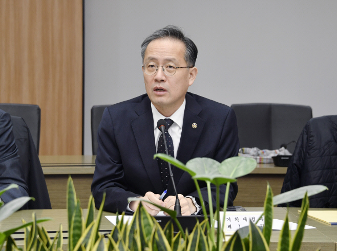 이형일 차관, 거시경제금융회의 (1)