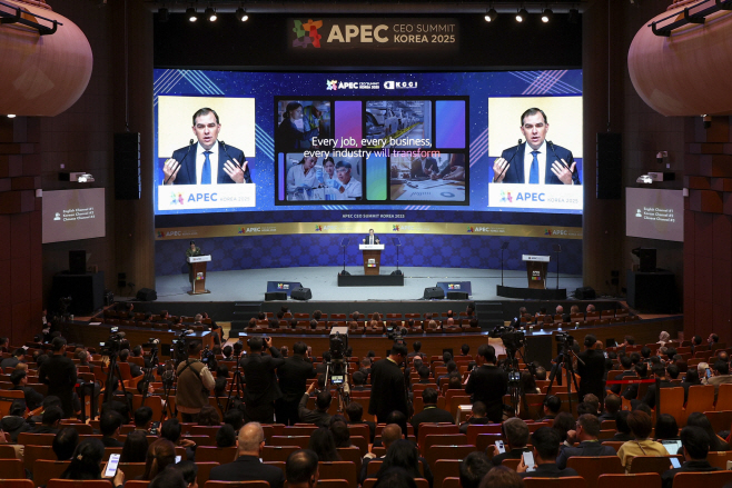 APEC CEO 서밋 주제발표 하는 맷 가먼 AWS CEO<YONHAP NO-4107>