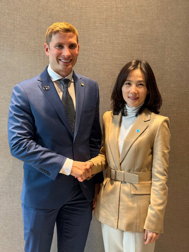 2차관-국무부 경제차관 면담 사진