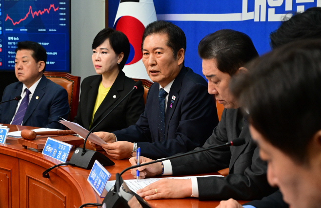 [포토] 민주당 최고위 발언하는 정청래 대표