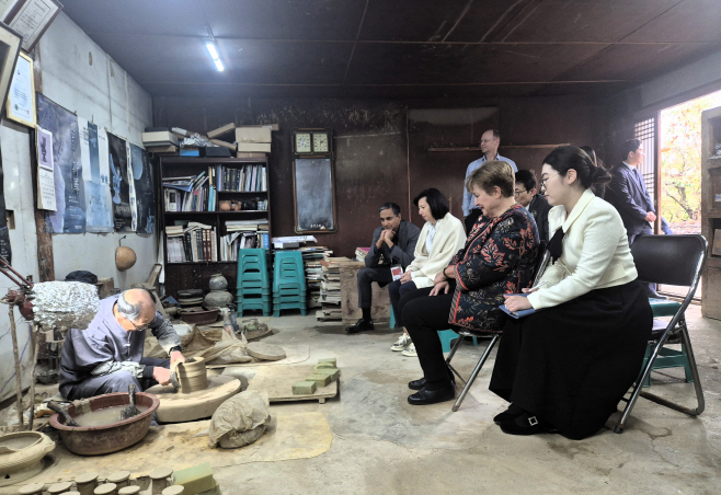 2._크리스틸리나_게오르기에바_IMF총재_경주_APEC_방문5 (1)