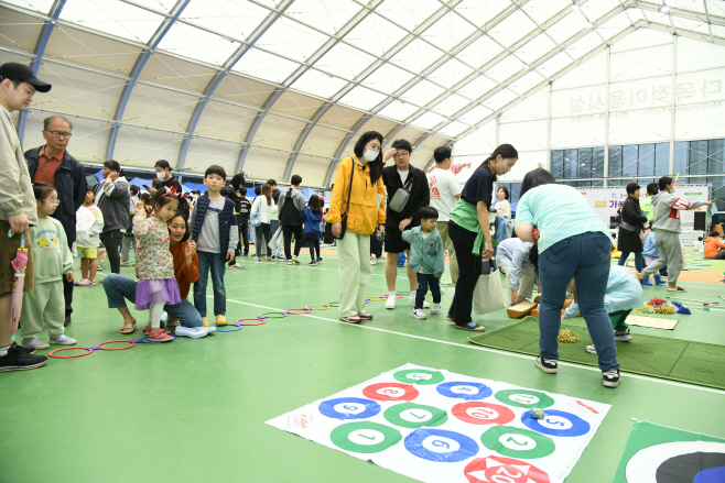 1.시민소통과(의정부시, 우리동네 정책로드맵 ‘의정부2동편’)3-모두의 운동장 시민 행사