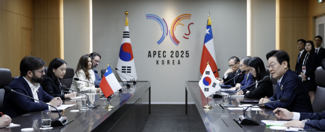 이재명 대통령, 칠레 대통령과 정상회담<YONHAP NO-4218>