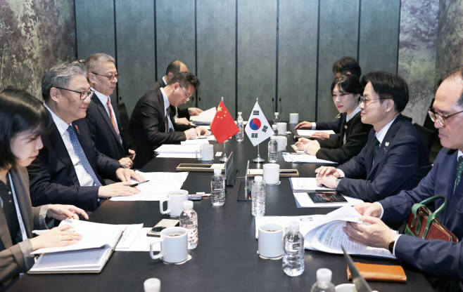 (25.11.01)중국 상무부 부장 면담02