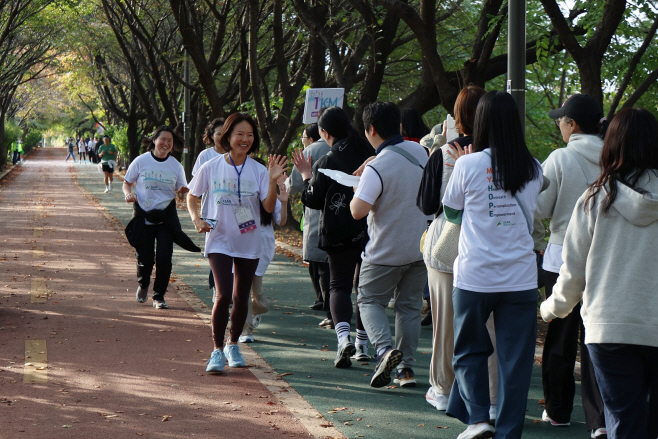 [사진4] 서울아산병원 암병원, 국내 최초 젊은 암 생존자 통합지원 프로그램 'MY HOPE' 운동 크루 창단식 개최