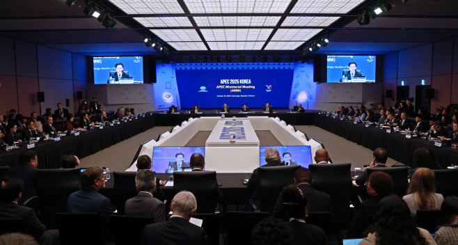 APEC 합동각료회의(AMM) 본회의 개회<YONHAP NO-2943>