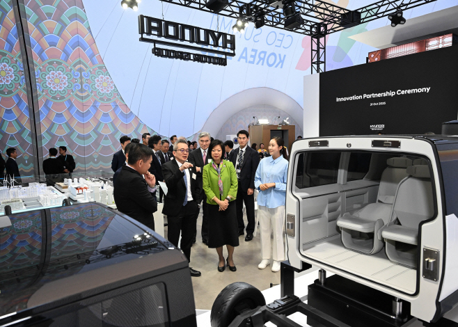 (사진6) 현대차그룹, 싱가포르 과학기술청과 미래 모빌리티·첨단 기술 협력 체결