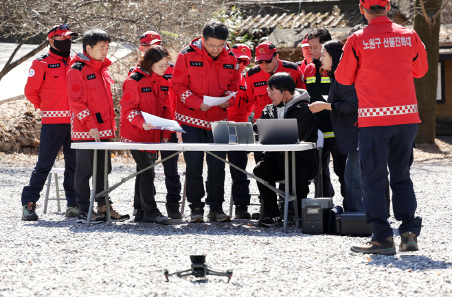 [보도사진3]지난 3월 산불취약지역 점검_ AI 기반 산불감시플랫폼과 연계한 드론 점검