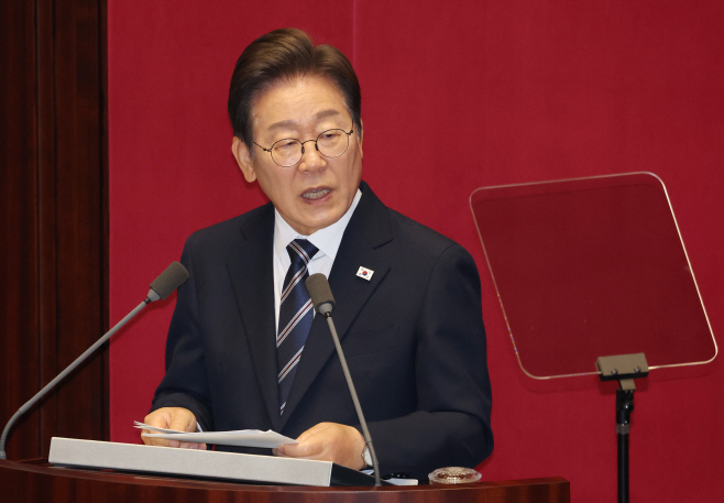 추경 시정연설 하는 이재명 대통령<YONHAP NO-5374>