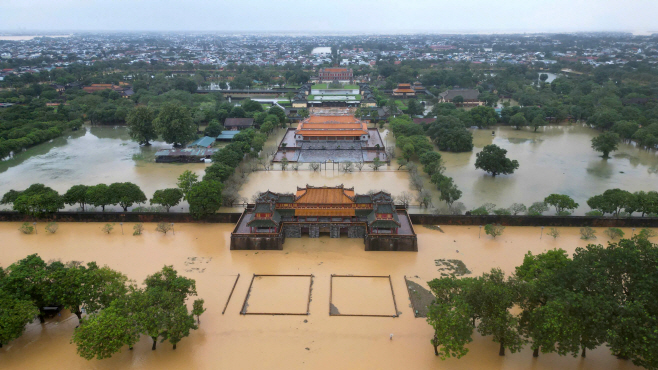 FILES-VIETNAM-CLIMATE-ENVIRONMENT-FLOOD <YONHAP NO-5912> (AFP)