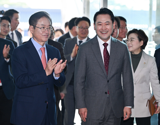 경북도청 찾은 장동혁 대표<YONHAP NO-4298>