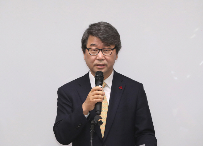 경사노위 위원장에 김지형 전 대법관 임명<YONHAP NO-4306>