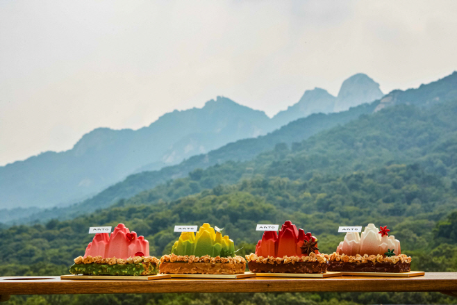 04. 안토 델리 시그니처 북한산 포시즌 케이크