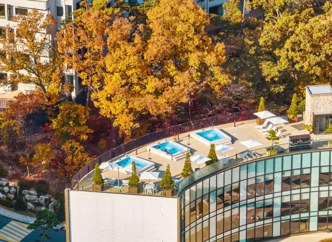 05. 자쿠지에서 바라보는 안토 가을 풍경