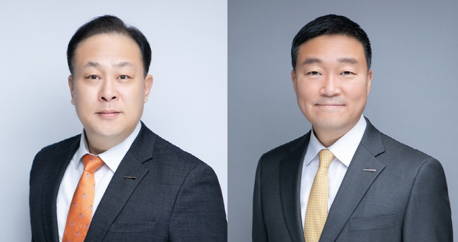 삼양사 이운익 대표 (왼쪽) 삼양패키징 윤석환 대표이사 내정자