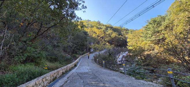 5.도시디자인과([기획]의정부시가 추천하는 ‘가을에 걷기 좋은 길 베스트 5’)2-회룡사 가는 길