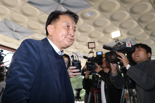 '오송참사 국조 위증 혐의' 조사 출석하는 김영환 충북지사