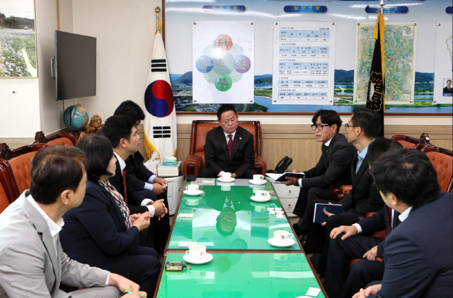 국민연금공단 춘천지사와 가평상담센터 폐지 관련 면담./가평군의회