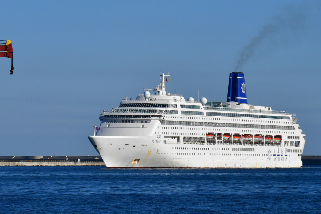 포항에 입항하는 피아노랜드호