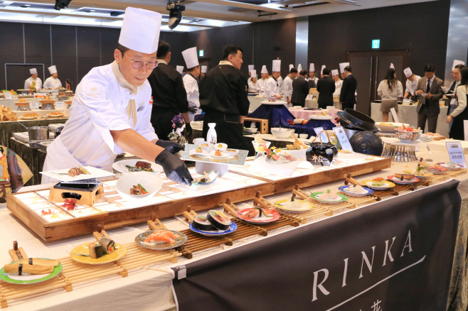 2. 하이원리조트, 새롭게 문을 연 일식당 린카는 품평회에서 다양한 일식메뉴를 선보였다.