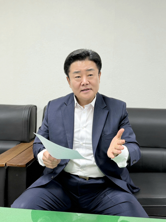 처장님 인터뷰 사진