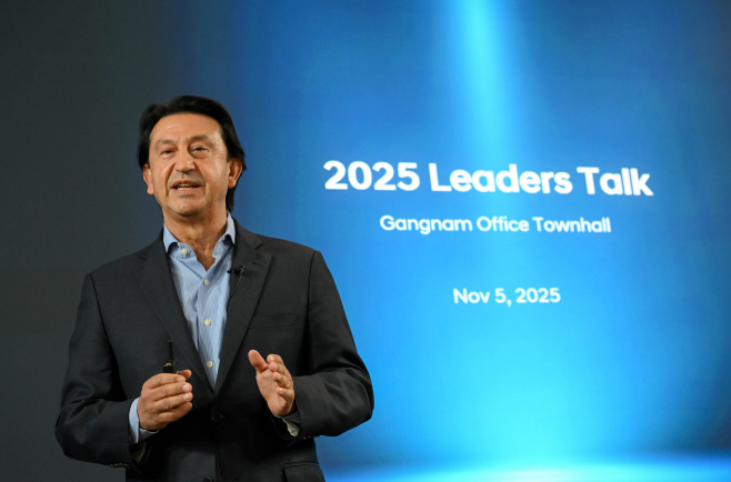 71703AD2-777D-50E4-E3D6-7A1D874A2B4D