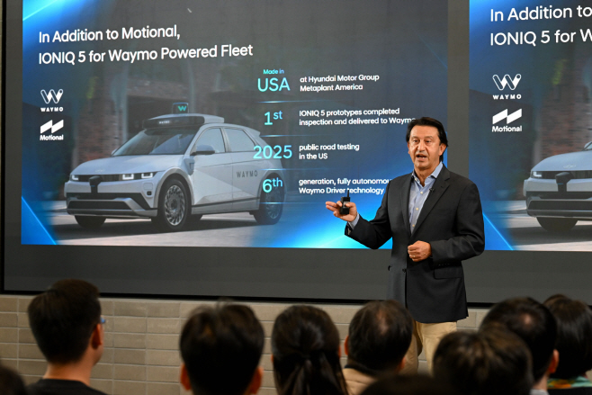 7CFF5877-2D29-72AA-8673-715FA38A9325