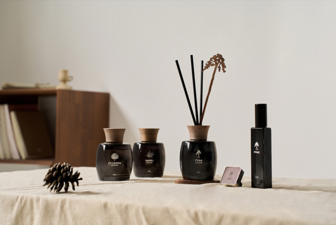 곤지암리조트와 화담숲에서는 가을 단풍의 향을 일상 속으로 간직해갈 수 있는 다채로운 PB상품도 구매할 수 있다