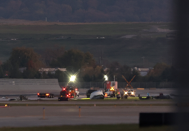 UPS PLANE CRASH IN LOUISVILLE <YONHAP NO-3133> (UPI)
