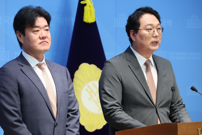 10.15 부동산 대책의 위법성 지적하는 천하람 의원<YONHAP NO-2797>