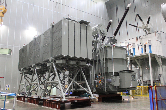 일진전기 홍성공장 출하전 최종 시험 장면 400kV 변압기