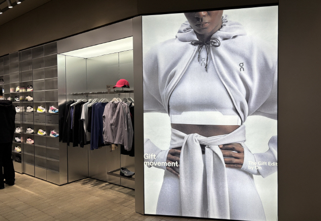 현대백화점_더현대서울 온러닝 매장 전경