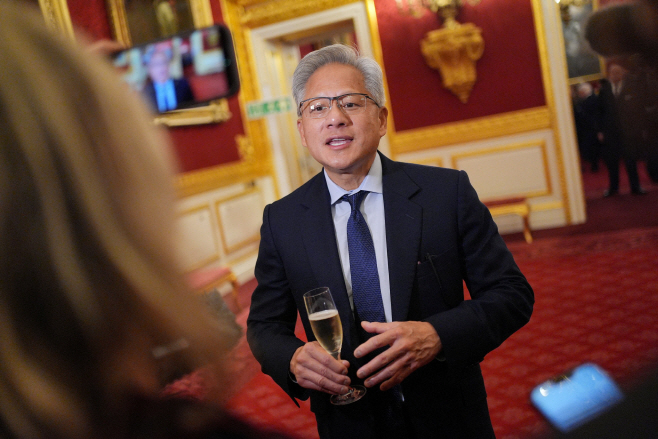 BRITAIN-ROYALS/KING <YONHAP NO-2744> (via REUTERS)