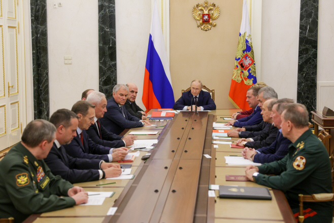 Meeting o... <YONHAP NO-4839> (Gavriil Grigorov/Russian Preside)