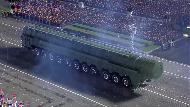 북한, 노동당 창건 80주년 경축 열병식 개최<YONHAP NO-4683>