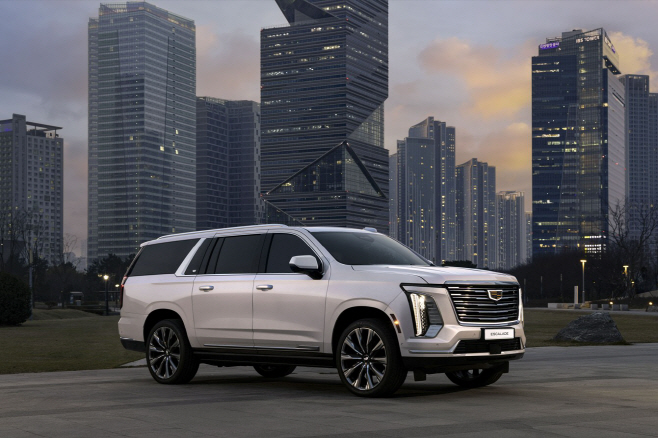 [사진 4] 캐딜락 에스컬레이드 ESV