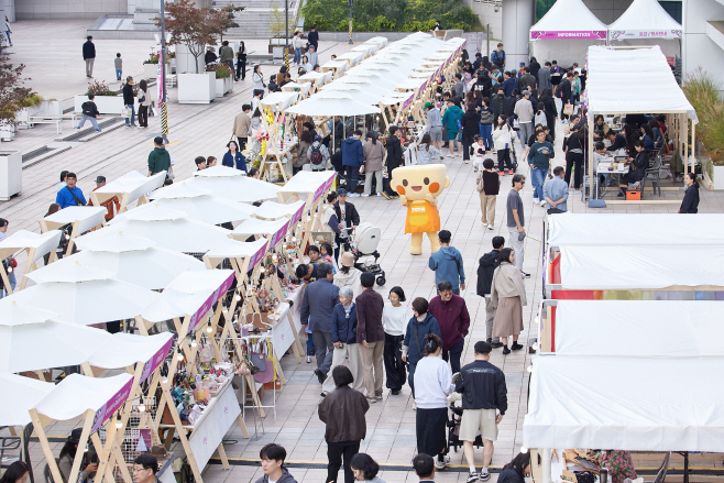 경기공예페스타 수원 공예마켓 전경