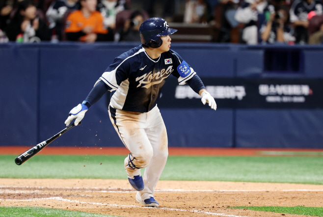 문현빈, 만루 찬스 2타점 적시타 폭발