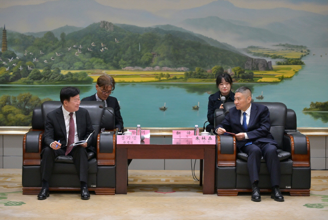 정기명 여수시장, 중국 자매우호도시 순방…섬박람회 참가 약정 잇따라 체결