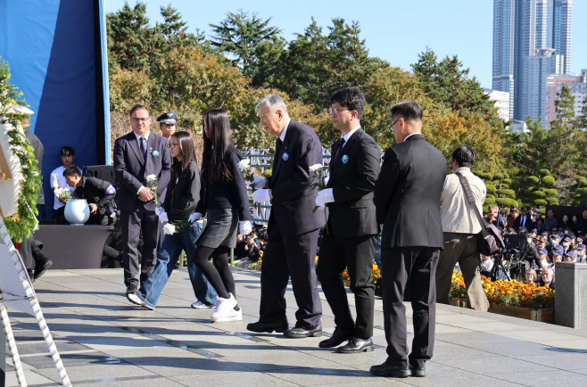 이중근 대한노인회장