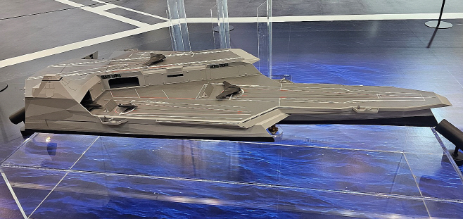 1111 고스트 케맨더 항모