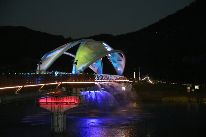 경천섬 범월교 경관분수 통수식 사진3